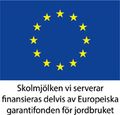 EU-flaggan med texten "Vi serverar EU-finansierad skolmjölk"