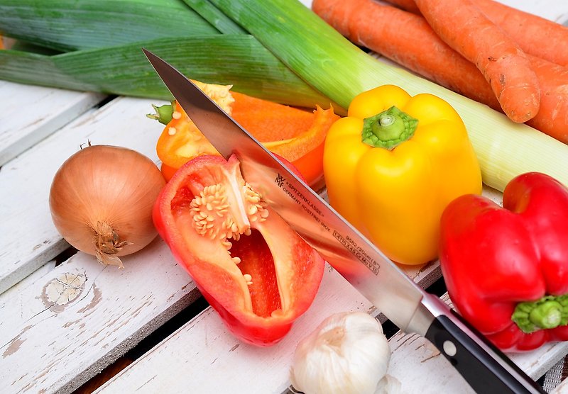 Grönsaker och kniv